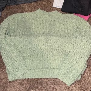 Green sweater bo dmages